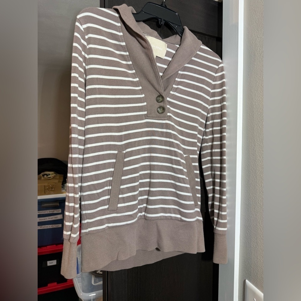 Banana Republic - Taupe & Cream/White striped top with pouch pocket